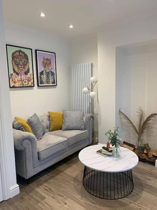 Alto - Lovely 2 Bedroom Serviced Apartment Bristol By Mint Stays Zewnętrze zdjęcie